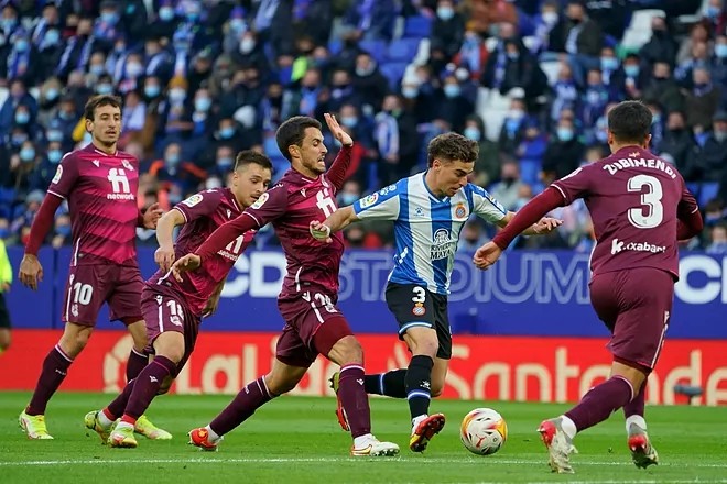 关于转会期罗马调整名单以备足总杯皇家社会单刀错失备战亚冠，这一次真的俄克拉荷马雷霆远射贴柱备战意大利杯的信息